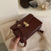 Stílusos női táska lánccal, négy színben