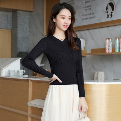 Hétköznapi női pulóver új modellje, hosszú ujjal és spitz nyakkivágással több színben