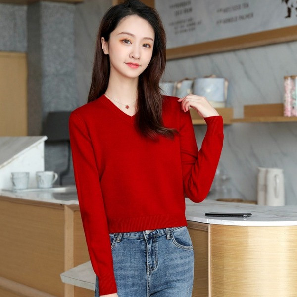 Pulover de dama modern cu decolteu spitz in mai multe culori - model scurt