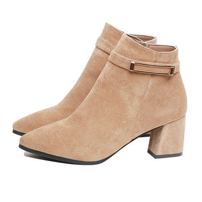 Елегантни дамски боти с дебел ток и метален елемент в розов,черен и кафяв цвят 