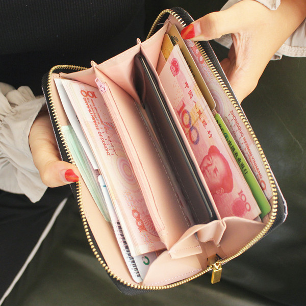 Γυναικείο πορτοφόλι  με λαμπερά  στοιχεία σε γκρι, μοβ και ροζ χρώμα