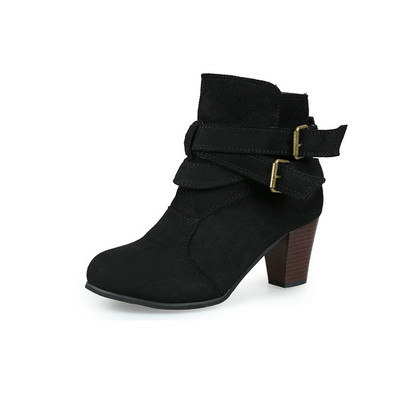 Modern női csizma vastag sarokkal és csattal fekete, barna és narancs színben