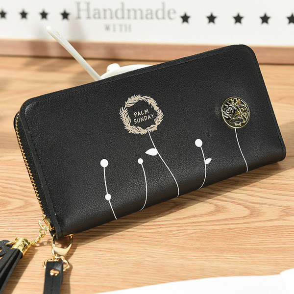 Geanta de dama cu aplicatii si elemente metalice