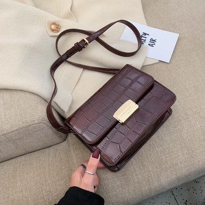 Κομψή, οικολογική δερμάτινη γυναικεία τσάντα σε διάφορα χρώματα