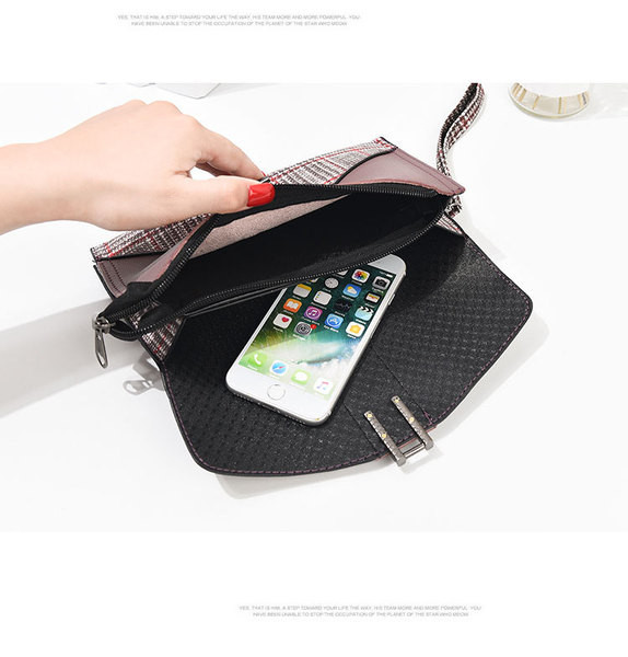 Női pénztárca fém csattal és fogantyúval