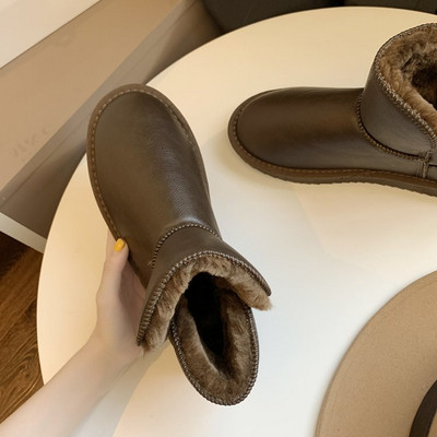 Μοντέρνες γυναικείες μπότες με μαλακή δερμάτινη επένδυση σε τρία χρώματα