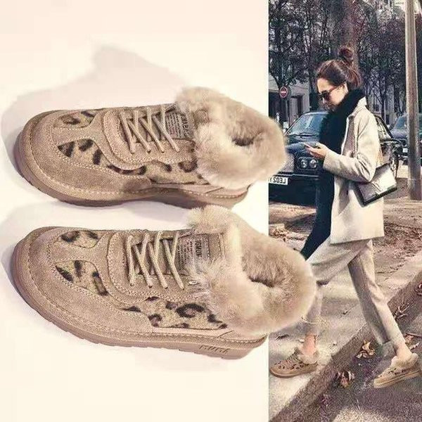 Καθημερινά γυναικεία παπούτσια casual  με ίσια σόλα  σε μπεζ και μαύρο χρώμα