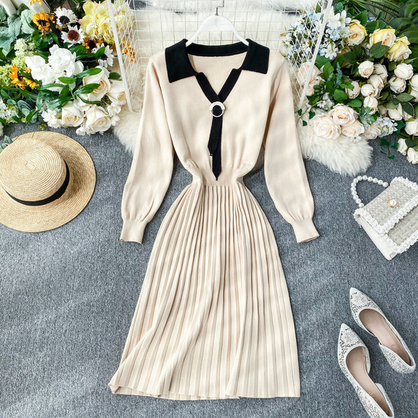 Μοντέρνο γυναικείο φόρεμα με λαιμόκοψη σε τρία χρώματα