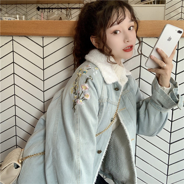 Jachetă casual de damă din denim albastru cu broderie