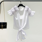 Γυναικεία μπλούζα με λαιμόκοψη σε άσπρο και μαύρο χρώμα