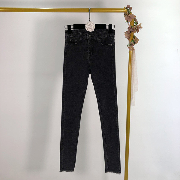 Γυναικεία τζιν σε μαύρο χρώμα  με ψηλή μέση - λεπτή εφαρμογή