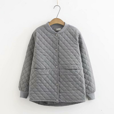 Nagy méretű női hosszú kabát zsebbel és gombokkal, négy színben