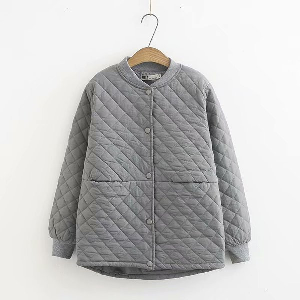 Nagy méretű női hosszú kabát zsebbel és gombokkal, négy színben