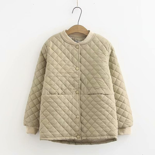 Nagy méretű női hosszú kabát zsebbel és gombokkal, négy színben