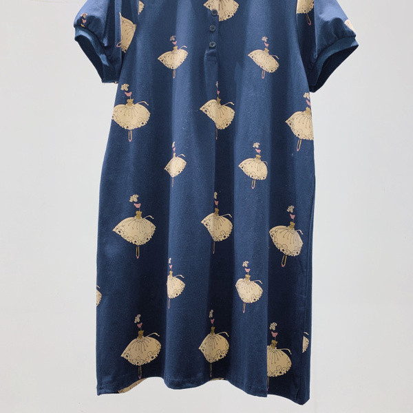 Rochie de dama cu aplicatie colorata si guler clasic