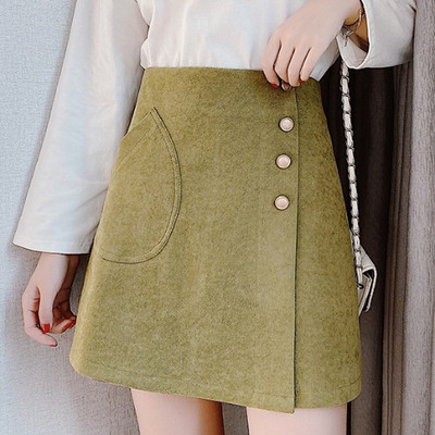 Fusta scurta de dama moderna cu nasturi in verde si negru