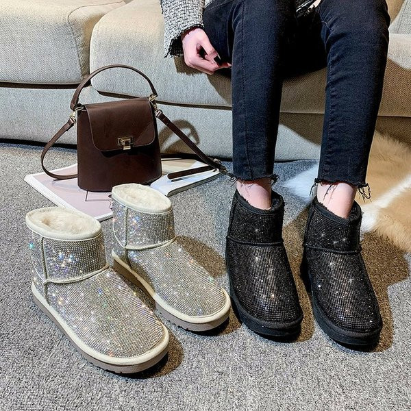 Ghete de dama moderne cu talpa plate si pietre in negru, argintiu si auriu