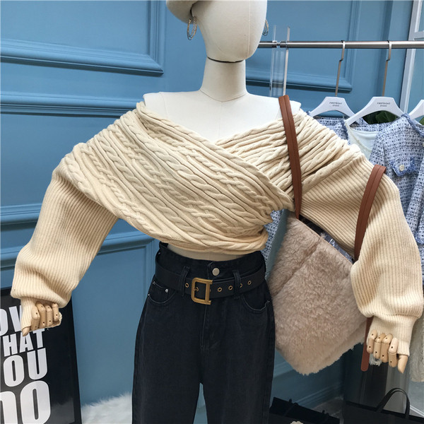 Rövid női pulóver ejtett ujjal, több színben