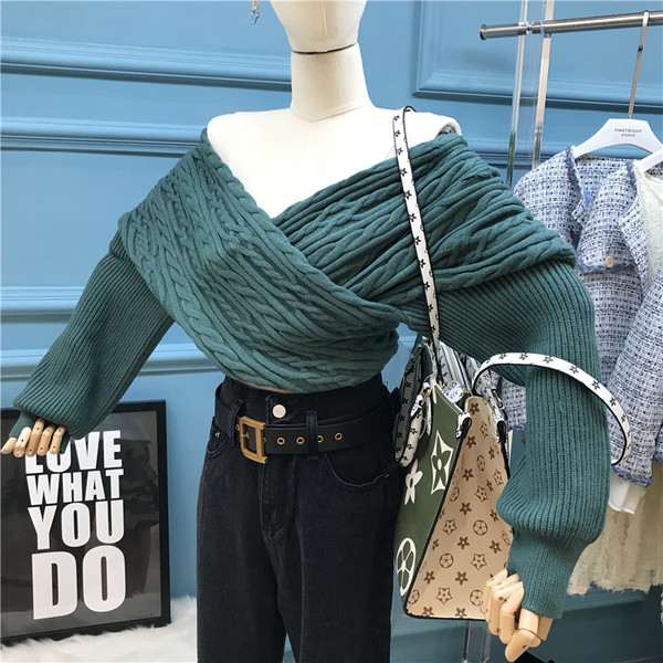 Rövid női pulóver ejtett ujjal, több színben