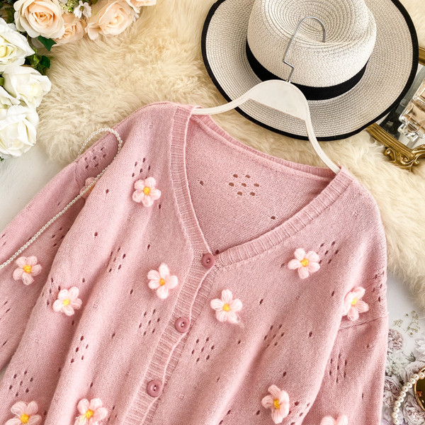 Cardigan dama cu elemente 3D flori in doua culori