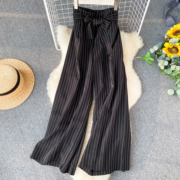 Pantaloni moderni de dama in dungi cu talie inalta si curea