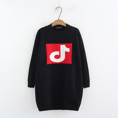 Bluză casual de damă cu aplicație în negru și albastru