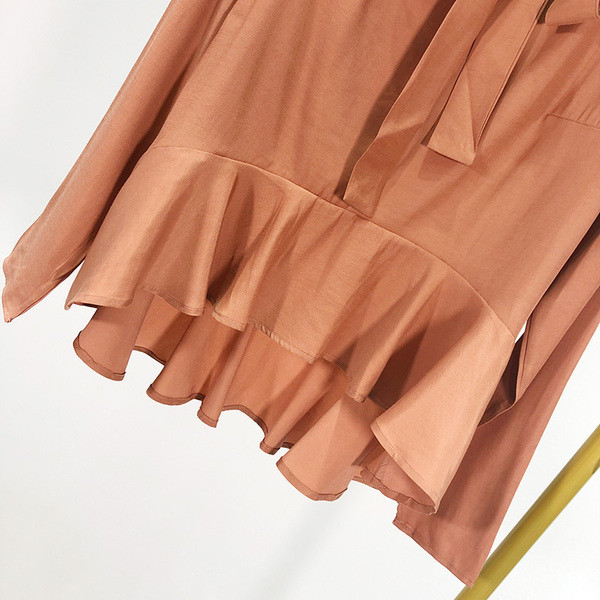 Γυναικεία μπλούζα με λαιμόκοψη και  δεσμούς σε καφέ χρώμα