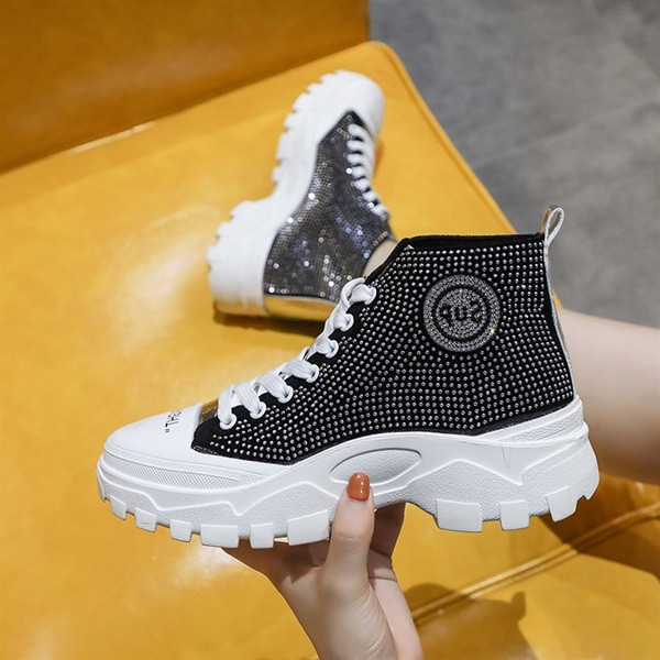 Γυναικεία αθλητικά πάνινα παπούτσια με κορδόνια και πέτρες σε δύο χρώματα