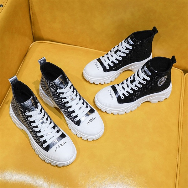 Γυναικεία αθλητικά πάνινα παπούτσια με κορδόνια και πέτρες σε δύο χρώματα