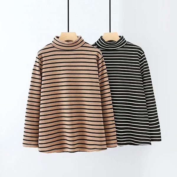 Modern női csíkos pulóver magas gallérral, két színben