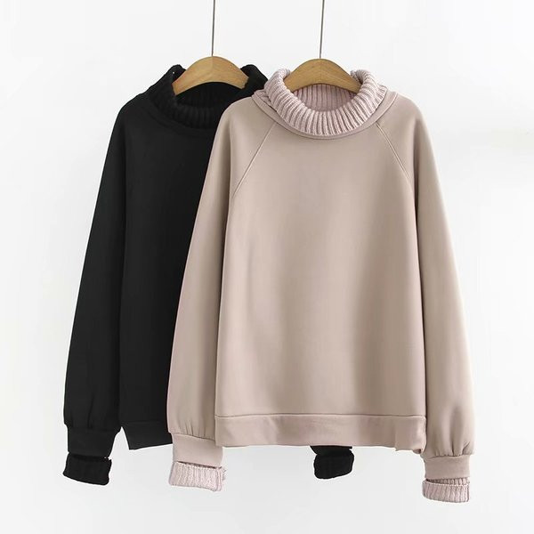 Alkalmi női pulóver magas gallérral, fekete és bézs színben