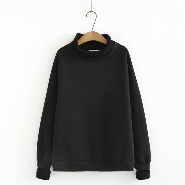 Alkalmi női pulóver magas gallérral, fekete és bézs színben