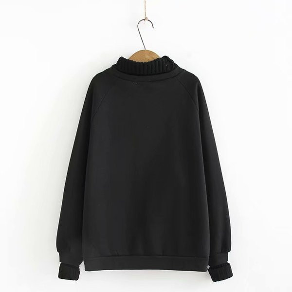 Alkalmi női pulóver magas gallérral, fekete és bézs színben