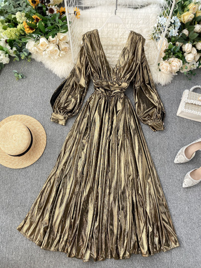 Γυναικείο φόρεμα με V-λαιμόκοψη σε ασημί και χρυσό χρώμα