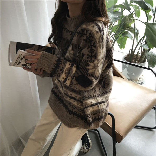 Γυναικείοκομψό μακρύ πουλόβερ με μοτίβο σε δύο χρώματα