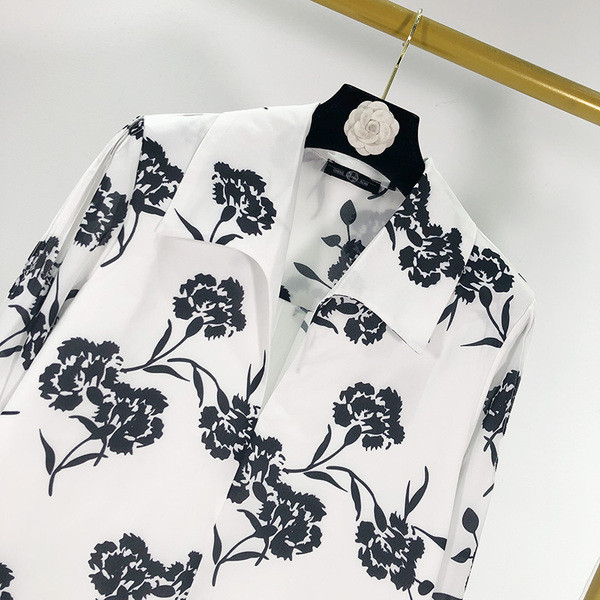 Női ing klasszikus modell fehér színben, virágmintával