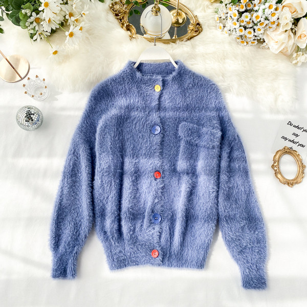 Vesta moderna de puf de dama cu nasturi colorati in trei culori