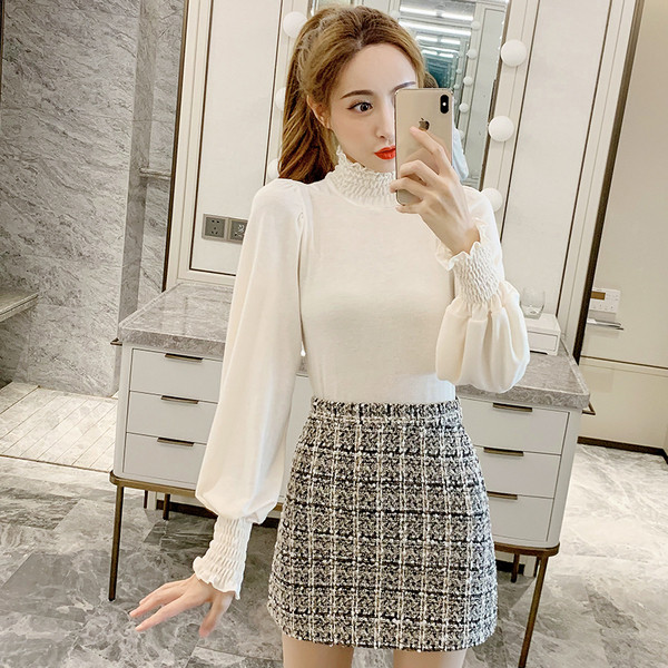 Μοντέρνα γυναικεία μπλούζα με ψηλό κολάρο  σε καφέ, μαύρο και άσπρο χρώμα