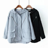 Modern női őszi kabát cipzárral és kapucnival, kék és fekete színben