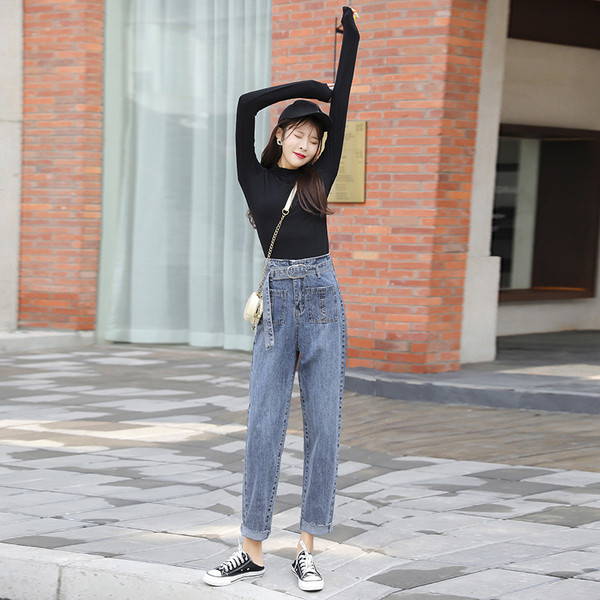 Modern női farmer magas derékkal, kék színben - egyenes modell