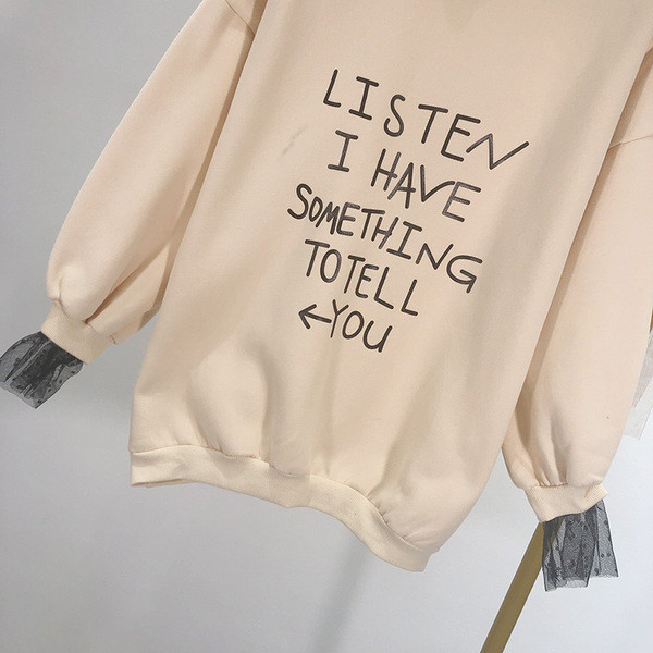 Bluză casual de damă cu inscripție și tul