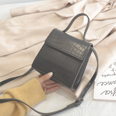 Γυναικεία καθημερινή έκοδερμάτινη τσάντα με μικρή και μακρά λαβή σε τρία χρώματα