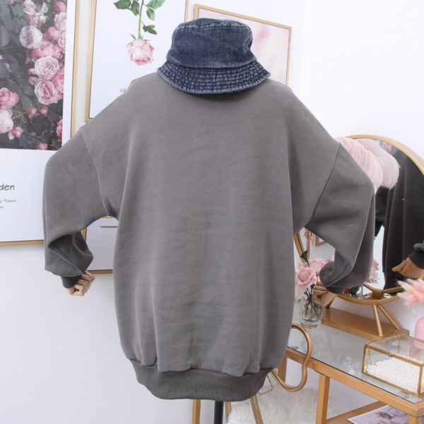 Hanorac de dama modern cu decolteu in O si broderie - model larg