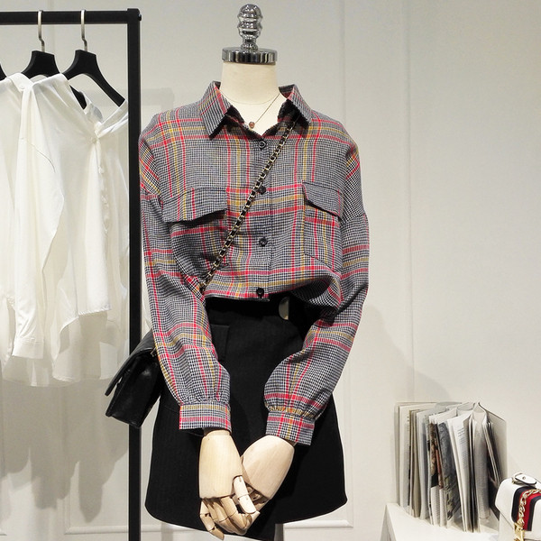 Cămașă de damă în carouri cu guler clasic de culoare gri