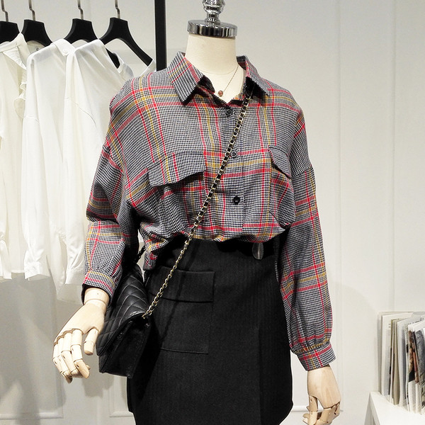 Cămașă de damă în carouri cu guler clasic de culoare gri