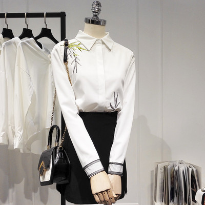 Cămașă elegantă de damă cu broderie în alb