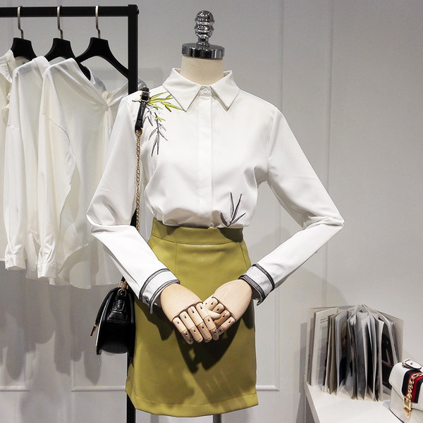 Cămașă elegantă de damă cu broderie în alb