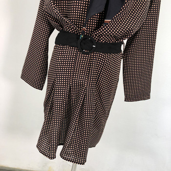 Κοντό καρό φόρεμα με ζώνη - Μοντέλο κοπής