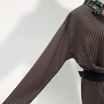 Κοντό καρό φόρεμα με ζώνη - Μοντέλο κοπής