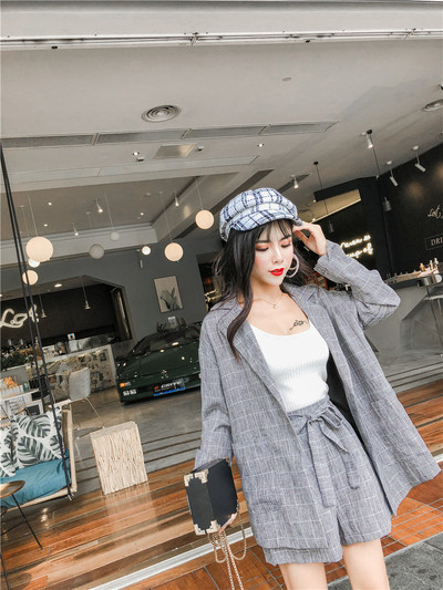 Női kockás kabát és rövidnadrág szett